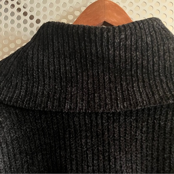 Joe Fresh Closed Cowl Neck Chunky Knit Sweater Size Medium Black - Picture 6 of 9